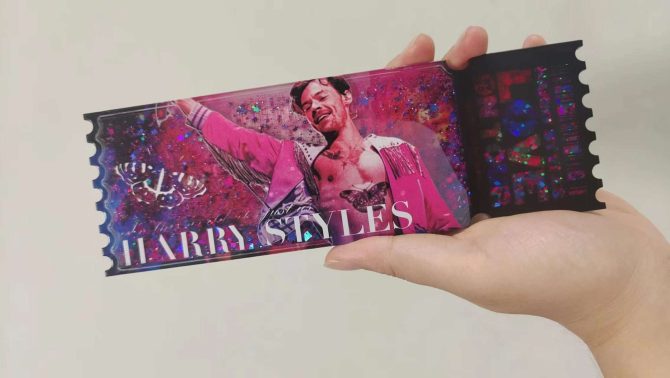 Love on Tour Souvenir Tickets Glitter - Image 5